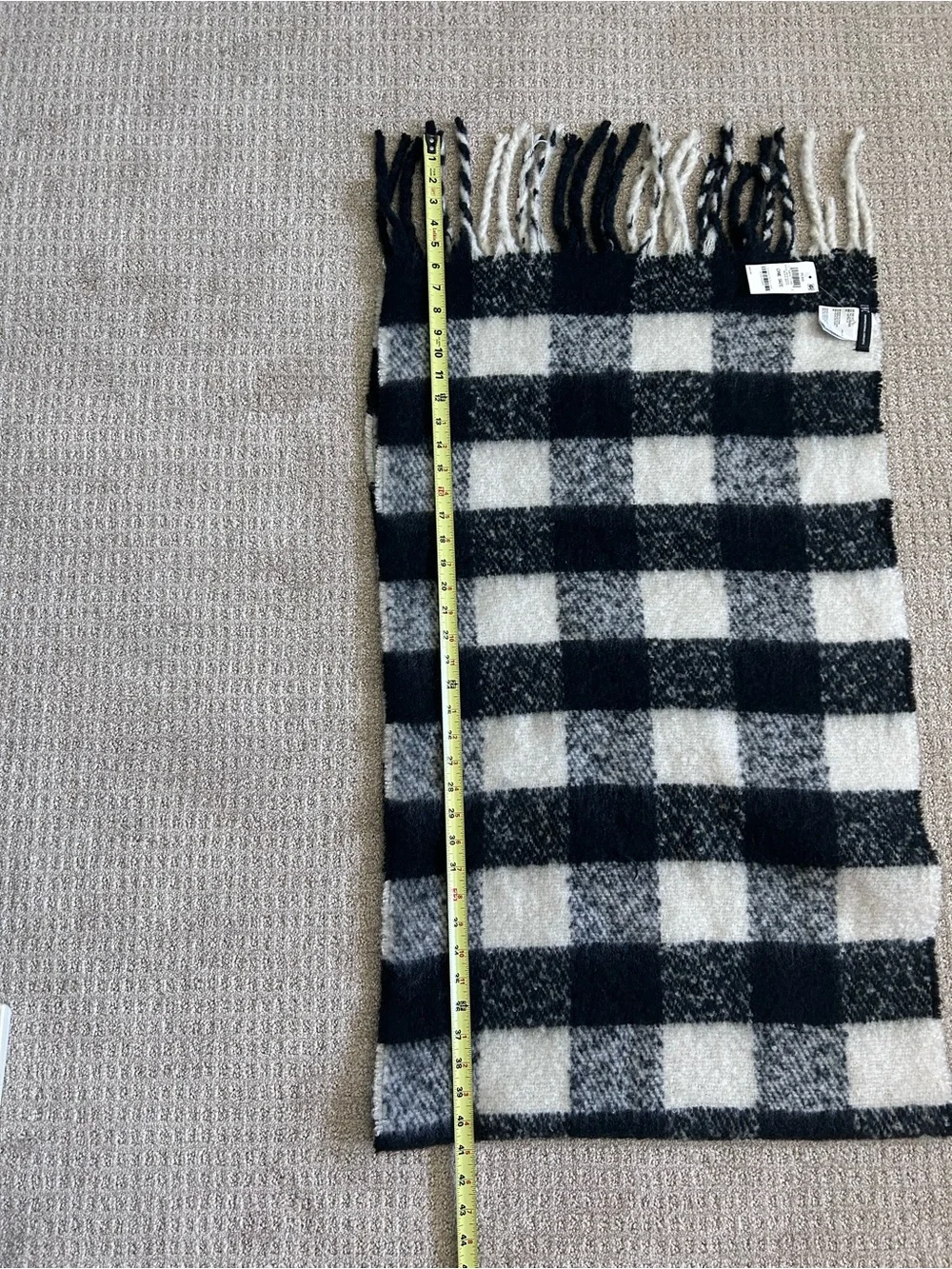 International Concepts INC Black and White Buffalo Check Scarf With Fringe